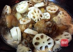 猪蹄炖莲藕的做法图解6