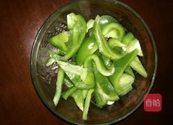 牛肉炒青椒西红柿的做法图解2