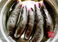 生拌茄子的做法图解1