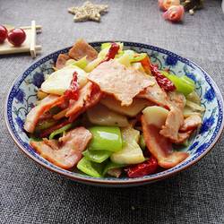 培根尖椒炒魔芋的做法[图]