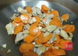 胡萝卜炒肉的做法图解7