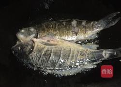 油炸小鲫鱼的做法图解9