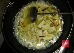 金针菇炖冻豆腐的做法图解4