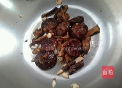 香菇炒西兰花的做法图解6