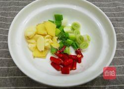 板栗烧牛蛙的做法图解3