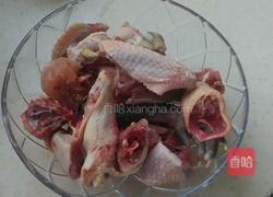 香菇炖小鸡的做法图解1