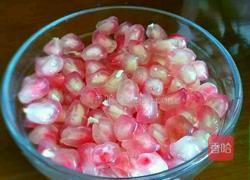 鲜榨石榴汁的做法图解1