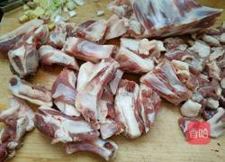 京味儿烧羊排的做法图解2