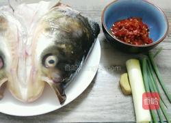 电压力锅剁椒鱼头的做法图解1