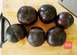 柠香黑布林果酱的做法图解1