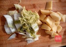 土豆熬小白菜的做法图解2