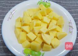 西红柿土豆鸡蛋汤的做法图解2