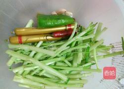 双椒空心菜杆炒火腿的做法图解1
