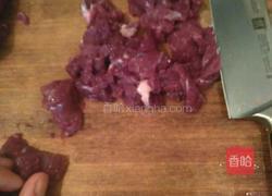 尖椒炒牛肉的做法图解1