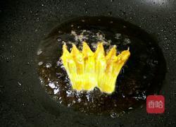 椒盐南瓜花的做法图解7
