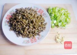 青椒炒酸豆角的做法图解2