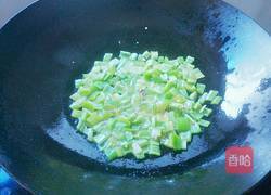 青椒炒酸豆角的做法图解3