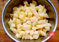 家常土豆丁的做法图解2