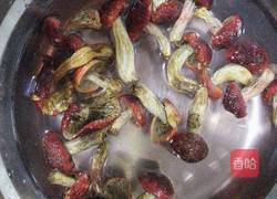 排骨红菇汤的做法图解1