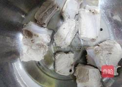 排骨红菇汤的做法图解4