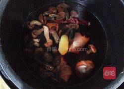 排骨红菇汤的做法图解6