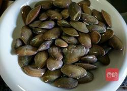 蚬肉炒豆角的做法图解1