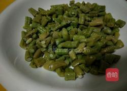 蚬肉炒豆角的做法图解5