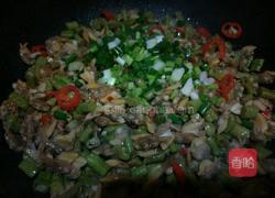 蚬肉炒豆角的做法图解10