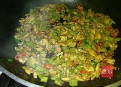 蚬肉炒豆角的做法图解11