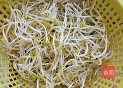 醋溜豆芽的做法图解1