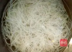 How to make steamed scallops with vermicelli 1