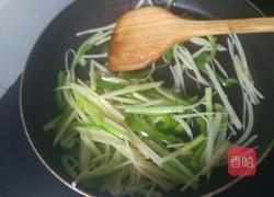 土豆炒芹菜的做法图解5