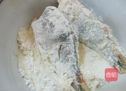 干炸小鲫鱼的做法图解5