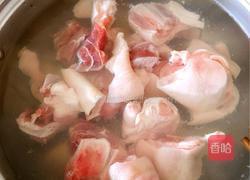 猪蹄莲藕汤的做法图解1