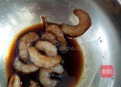 海鲜螃蟹虾仁粥的做法图解3