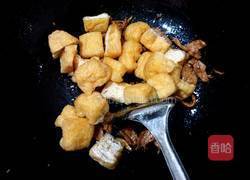 油豆腐炒瘦肉的做法图解5