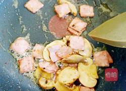 奶油口蘑培根意面的做法图解4