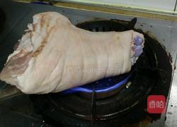 扒肘子的做法图解1