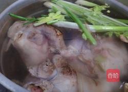 扒肘子的做法图解3