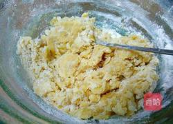 广式豆沙蛋黄月饼的做法图解9