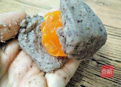 广式豆沙蛋黄月饼的做法图解12