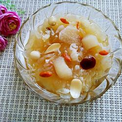 川贝银耳百合枸杞炖雪梨的做法[图]