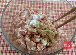 油炸丸子的做法图解1