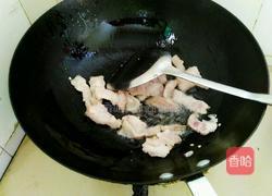 五花肉炒红彩椒的做法图解5