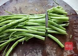 家常炒空心菜梗的做法图解2