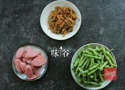 火腿肠炒榨菜的做法图解1