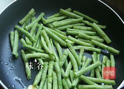 火腿肠炒榨菜的做法图解3