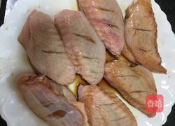 蒜香鸡翅的做法图解1