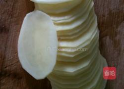 微波炉版燃情薯片的做法图解1