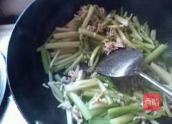 西芹炒肉丝的做法图解4